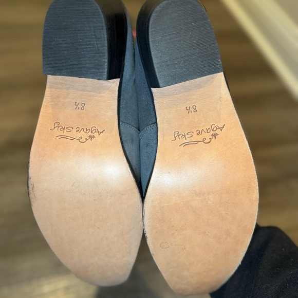 Agave Sky Suede Floral Embroidered Western Cowboy Boots - Picture 13 of 14